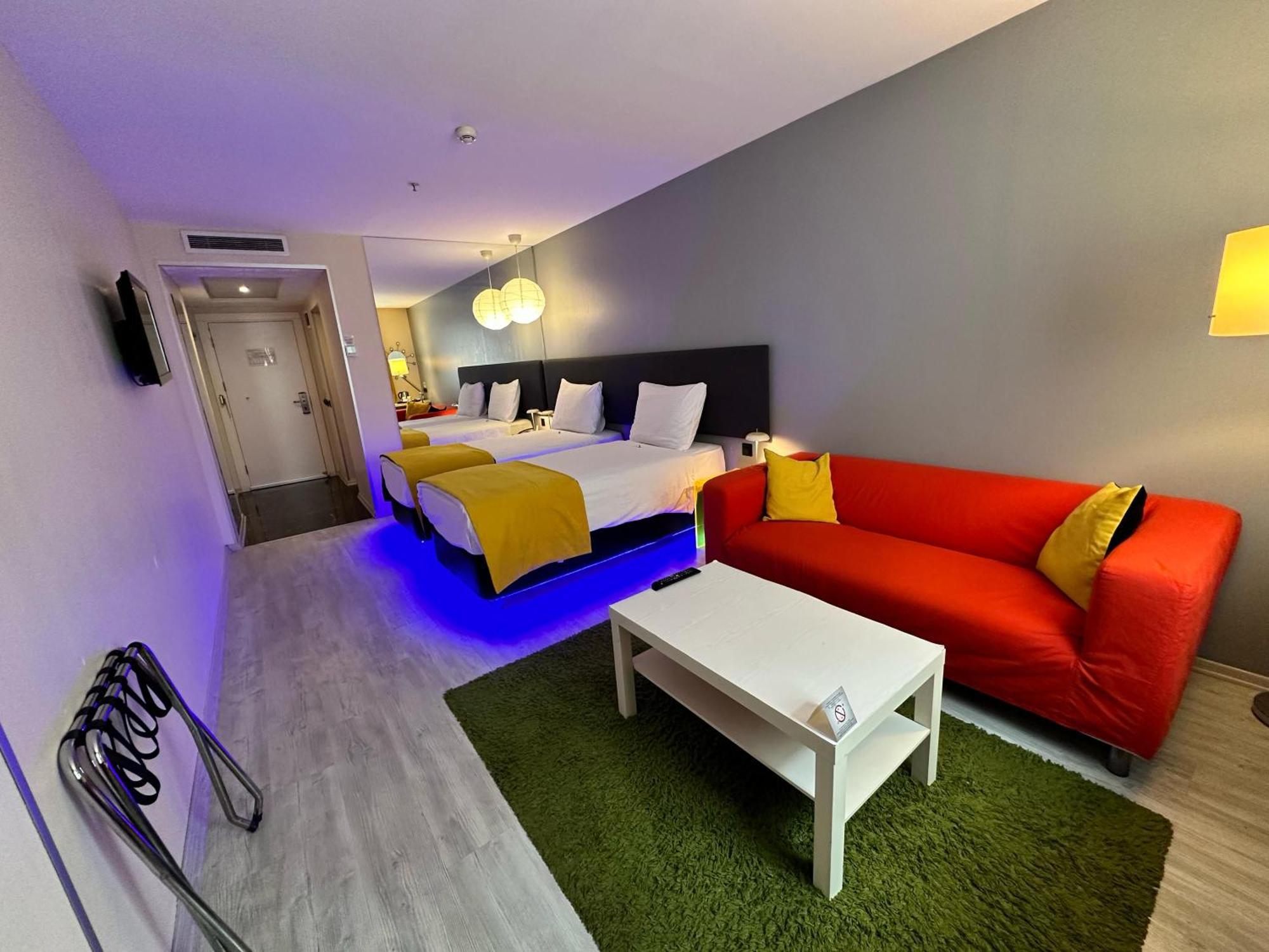 Tempo Suites Airport — Photos 1